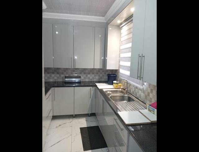 4 BEDROOM HOUSE FOR SALE IN NELLMAPIUS